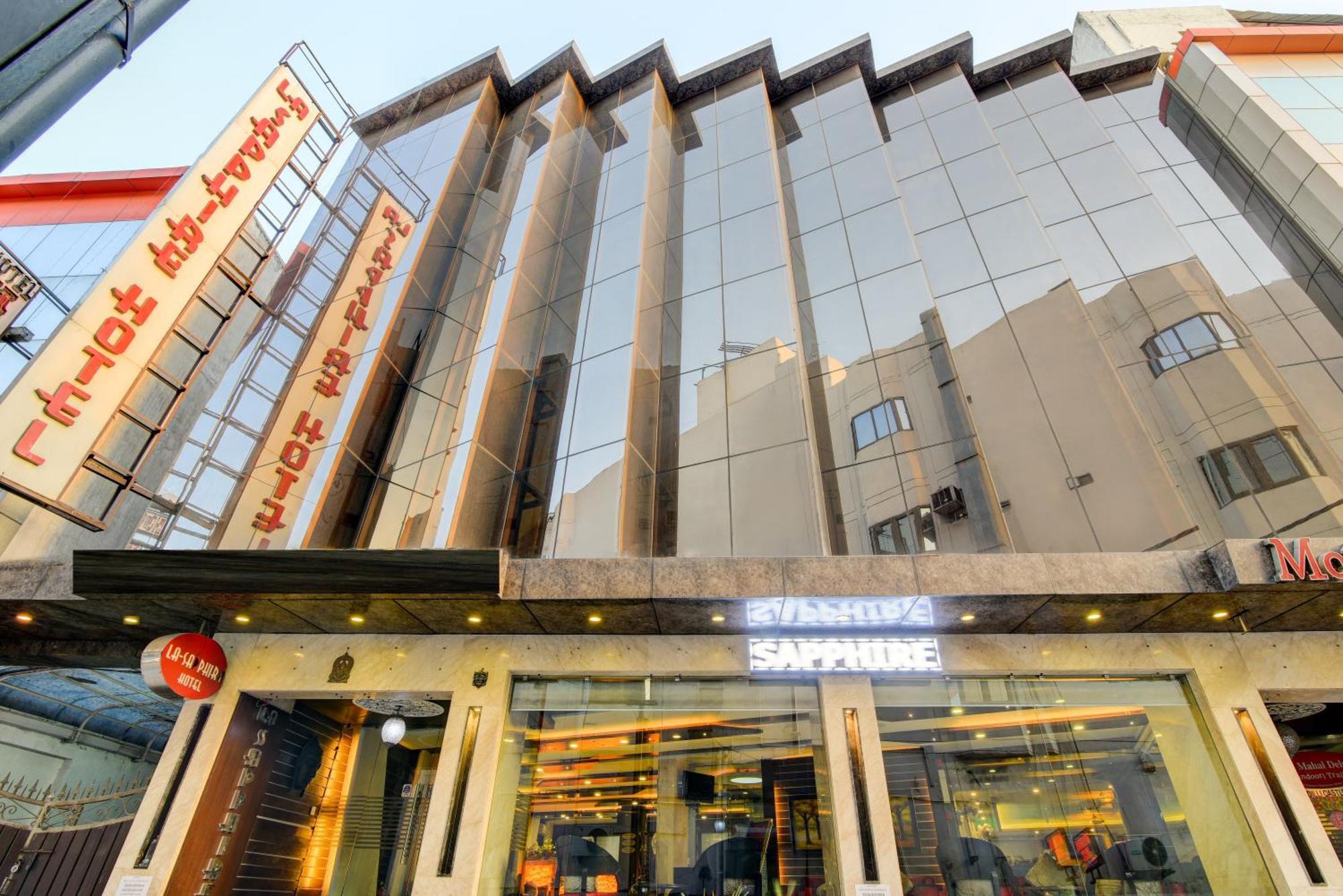 Airport La Sapphire Hotel & Restaurant ニューデリー エクステリア 写真